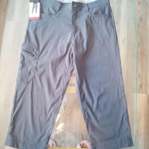 Women's Charcoal Capris with Side Pocket - Picture 1 of 4